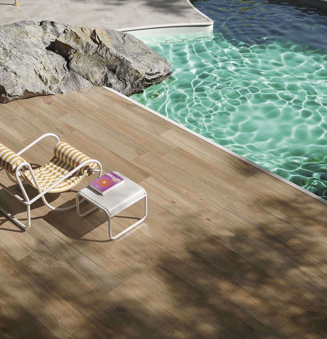 Carrelage imitation bois pour plage de piscine