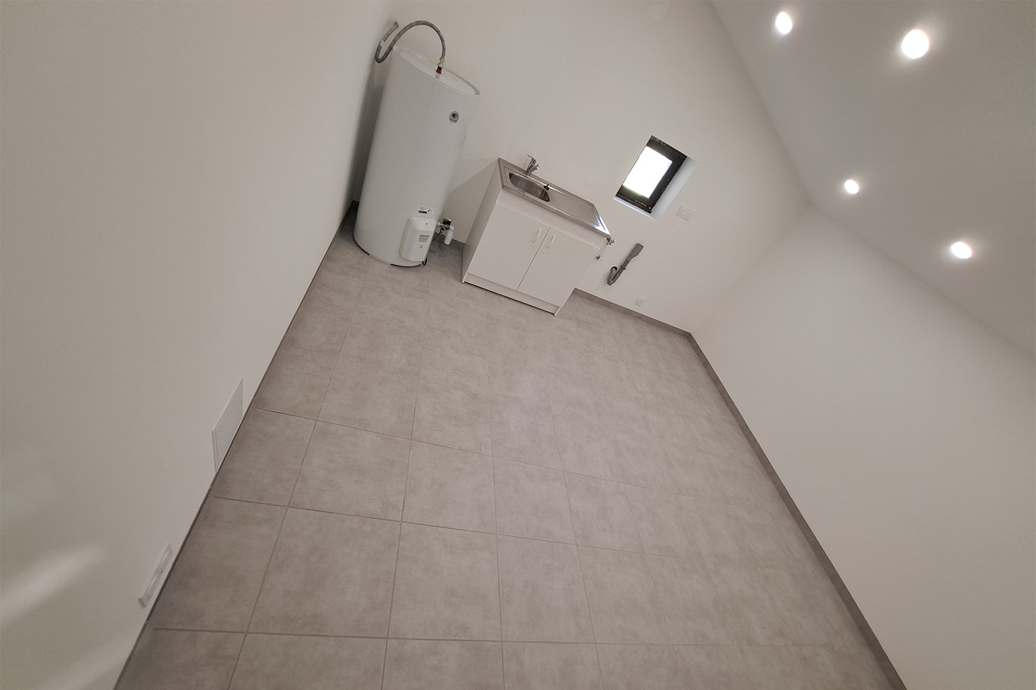 Carrelage après rénovation de salle de bain par Decomat à Bergerac 