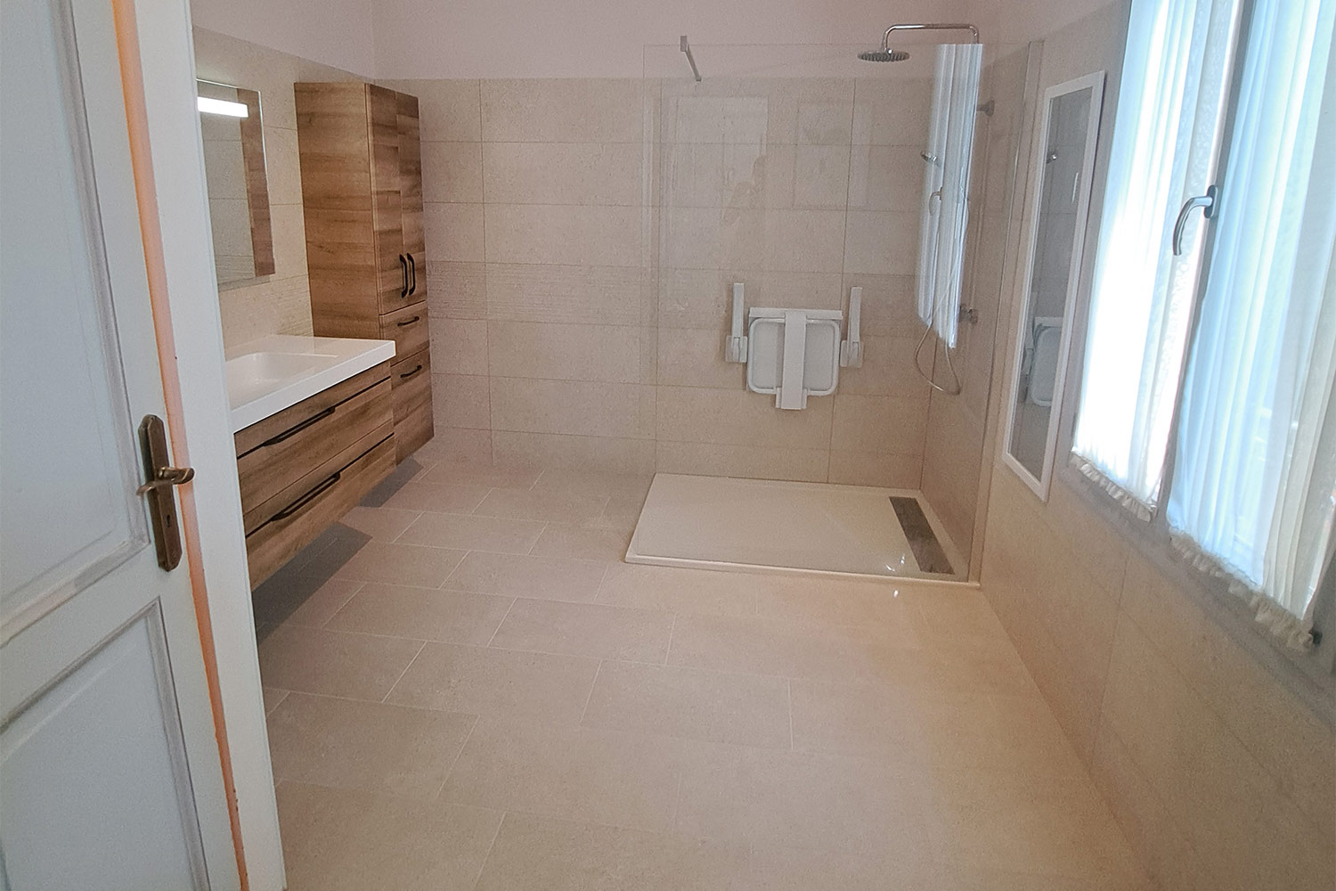 Une rénovation de salle de bain par Decomat à Bergerac 