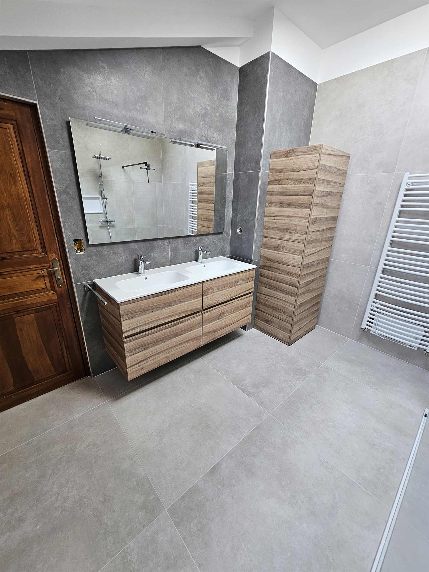 Salle de bain après rénovation à Chadrac par Espace Carrelage Puy-en-Velay