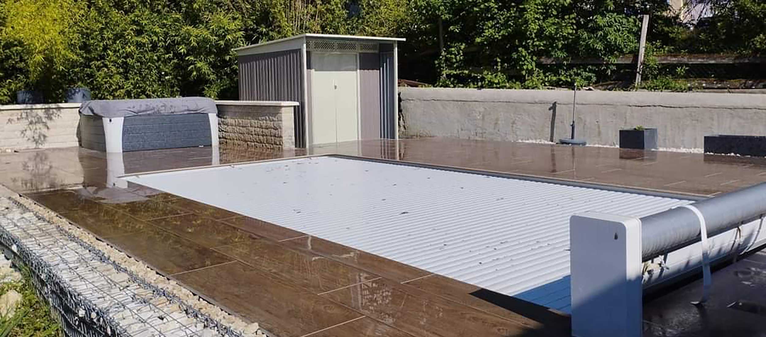 Nouvelle piscine terrasse réalisé par Le Carrelage Bugiste - Extérieur